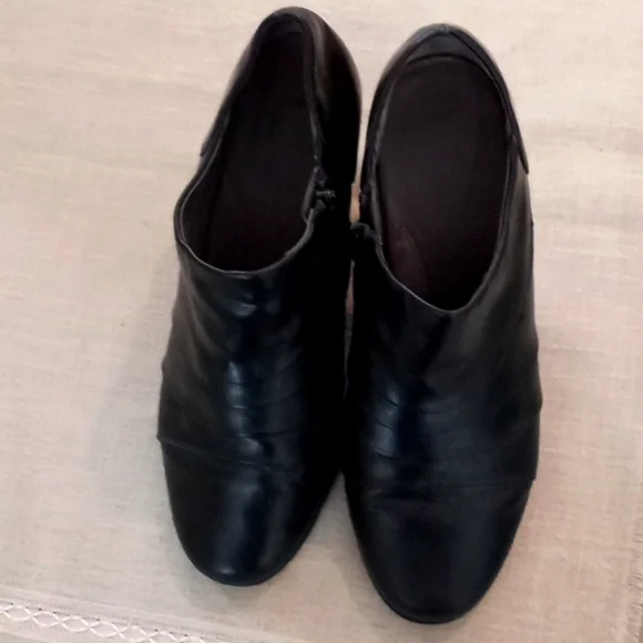 aerosoles black dress shoes Women's Heeled Loafer in Black Patent – Aerosoles main image 1